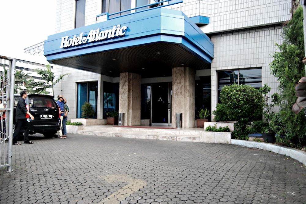 Super Oyo Townhouse 1 Hotel Salemba Jakarta Exteriör bild