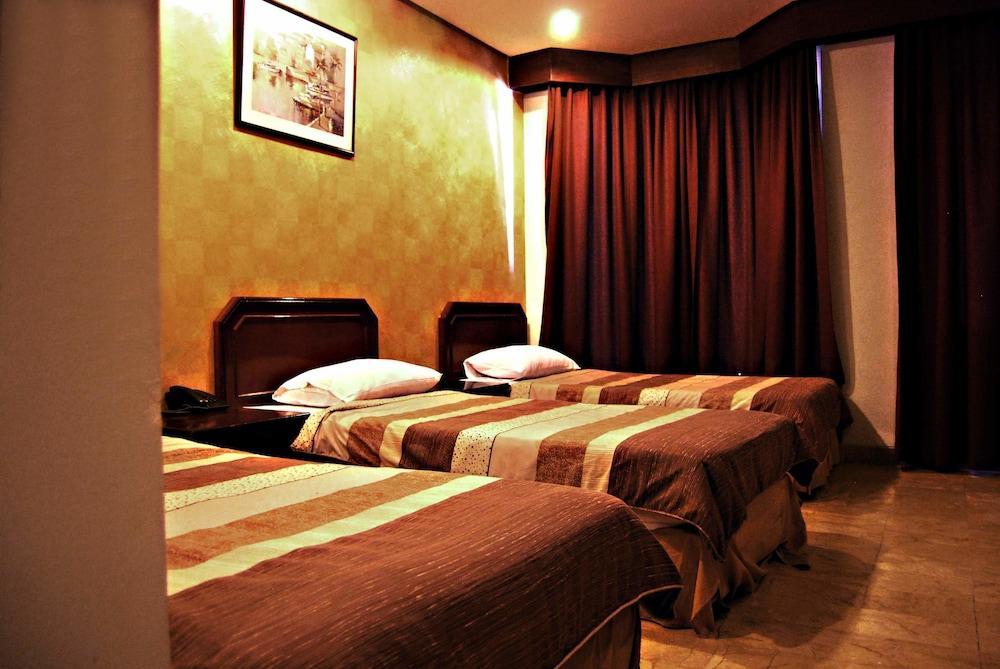 Super Oyo Townhouse 1 Hotel Salemba Jakarta Exteriör bild