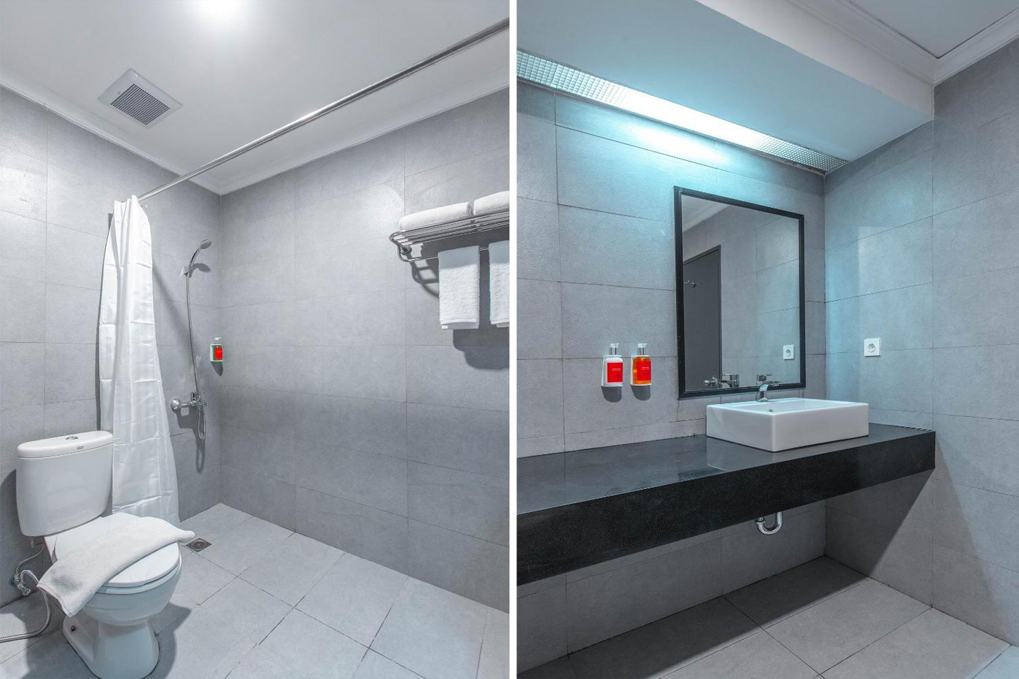 Super Oyo Townhouse 1 Hotel Salemba Jakarta Exteriör bild