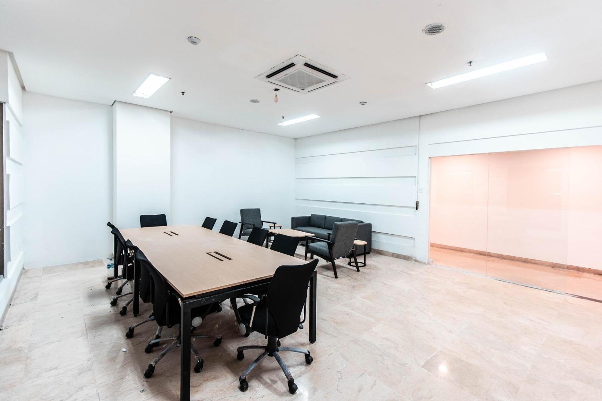 Super Oyo Townhouse 1 Hotel Salemba Jakarta Exteriör bild