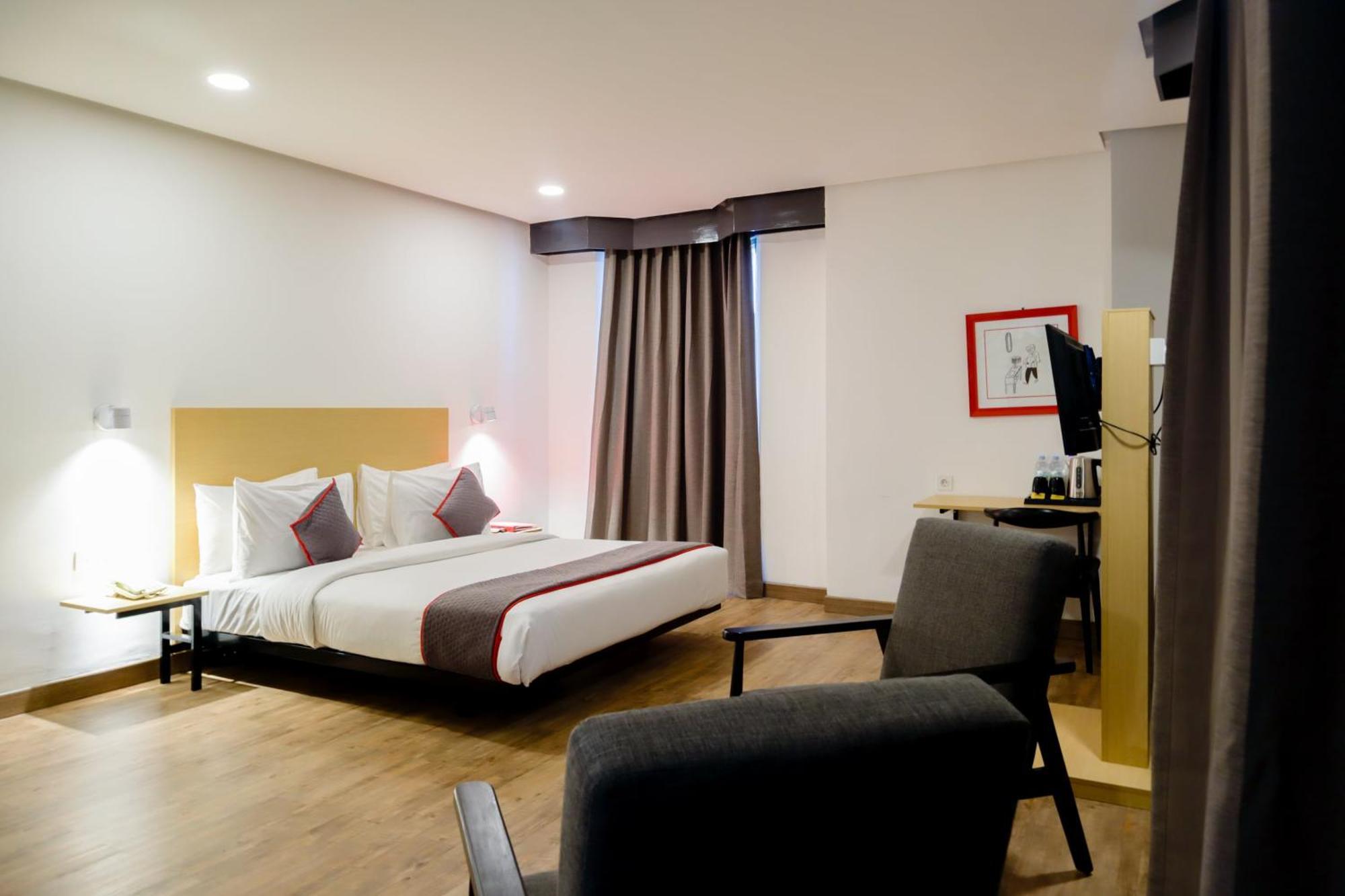 Super Oyo Townhouse 1 Hotel Salemba Jakarta Exteriör bild