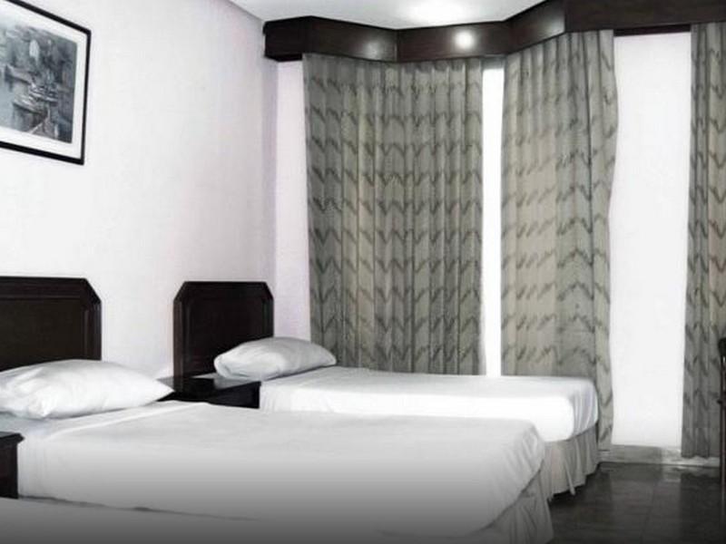 Super Oyo Townhouse 1 Hotel Salemba Jakarta Exteriör bild
