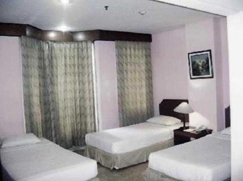 Super Oyo Townhouse 1 Hotel Salemba Jakarta Exteriör bild
